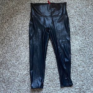 Barely worn Spanx Capri leggings